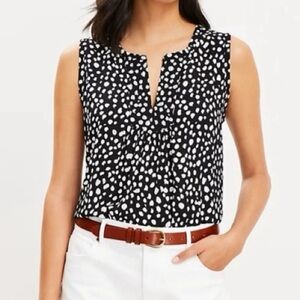 Loft Split Neck Sleevless Spotted Top Size‎ S